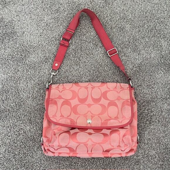 Coach Daisy Signature Messenger Bag Peachy Pink G1193-F166557 - Picture 1 of 16